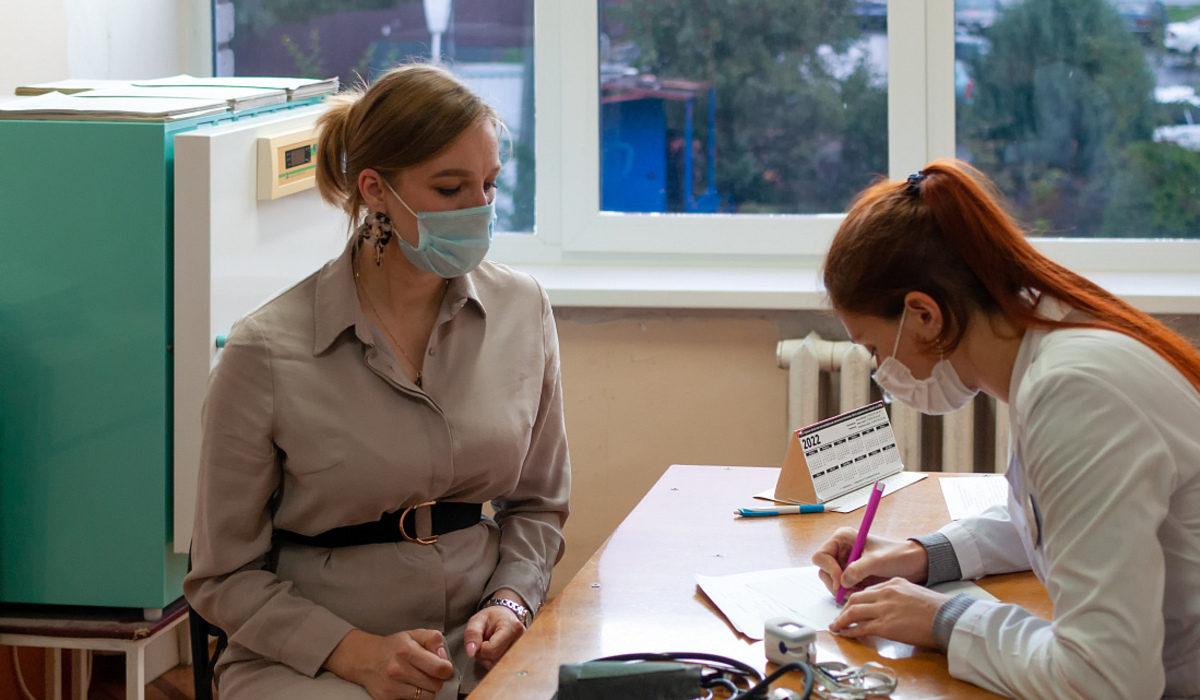 В Курской области 559 беременных женщин сделали прививку от коронавируса