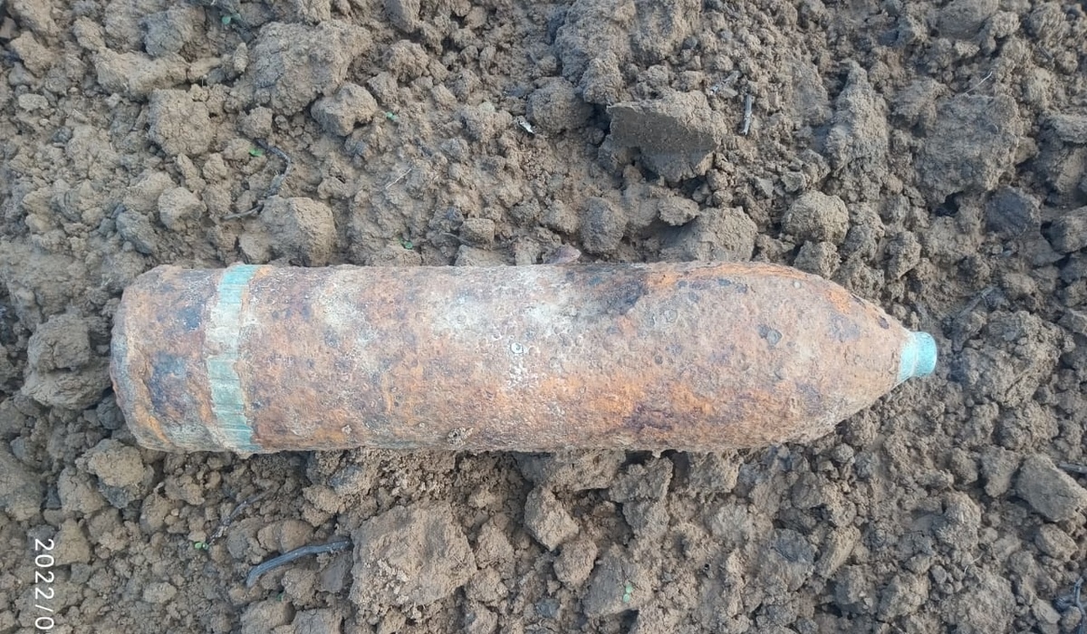 В Макаровке Курской области обнаружили артиллерийский снаряд времен войны