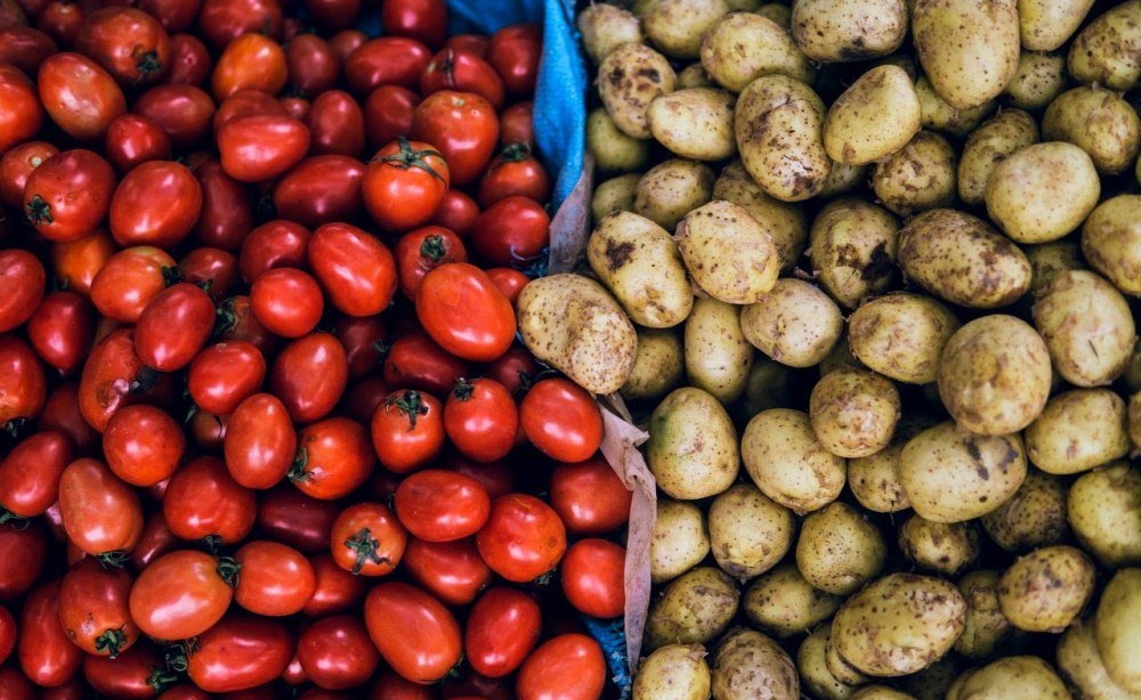 В Курской области подешевели виноград, картофель и помидоры