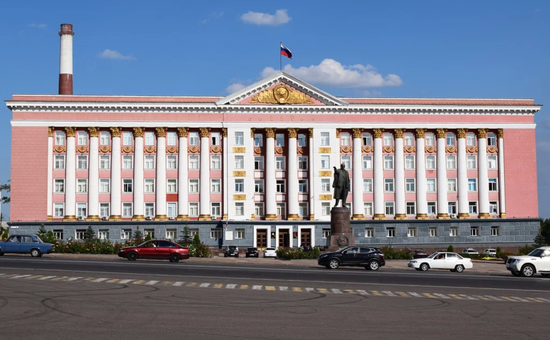Сотрудники администрации Курской области получают повестки из военкоматов