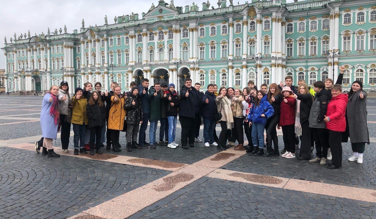 Курских школьников поощрили поездкой в Санкт-Петербург