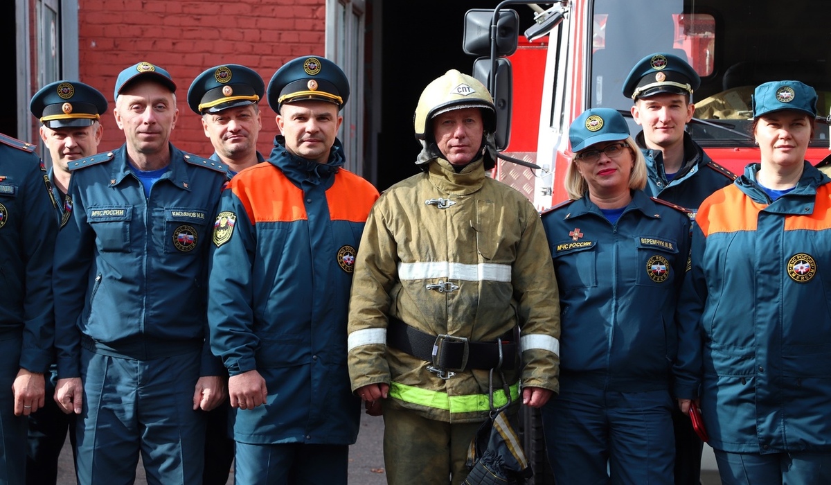 В Курске на пенсию проводили помощника начальника дежурной смены пожаротушения
