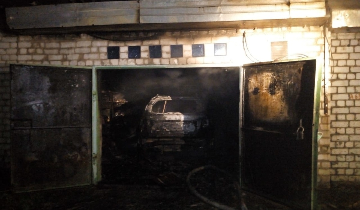 3 октября в Курской области горел кирпичный гараж