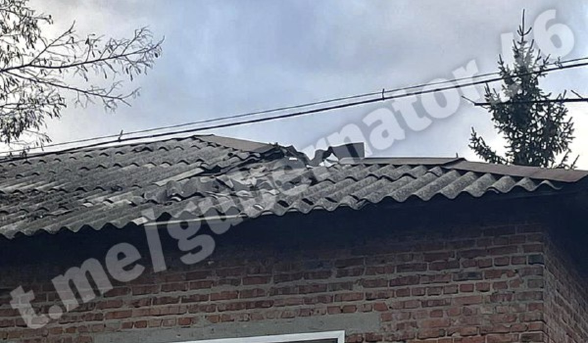 В Курской области ВСУ сбросили взрывное устройство на жилой многоквартирный дом