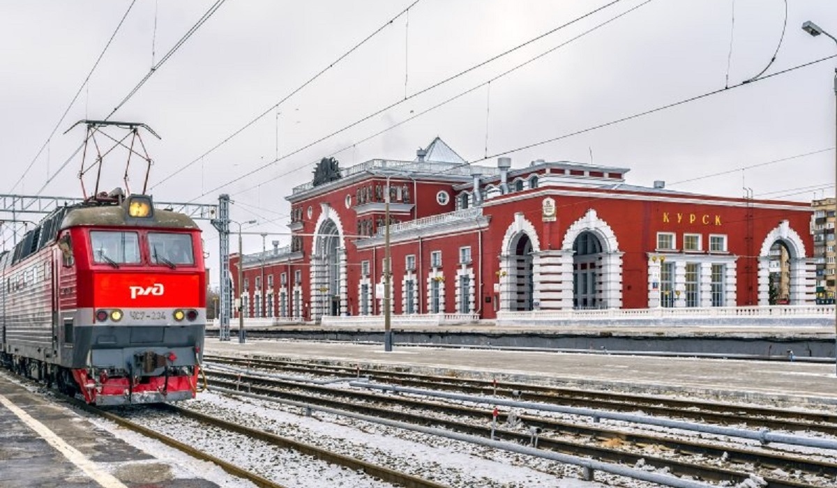 На железнодорожном вокзале Курска открылась обновленная платформа №1