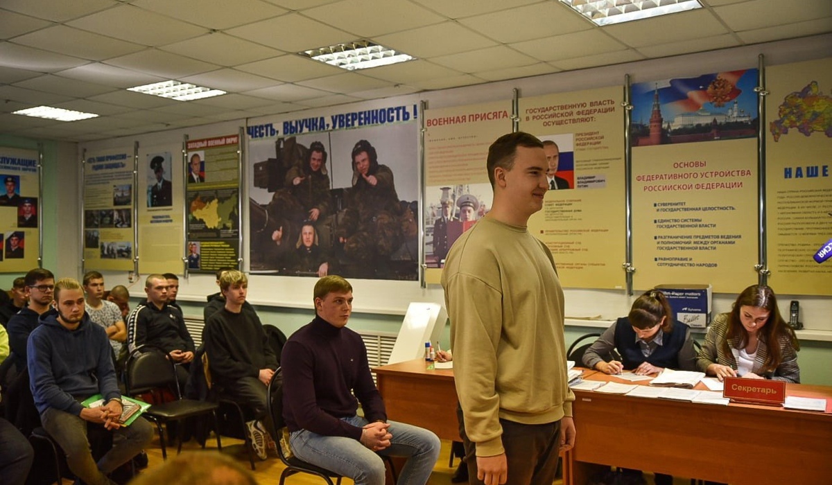 Курские призывники отправятся на службу в Западный военный округ