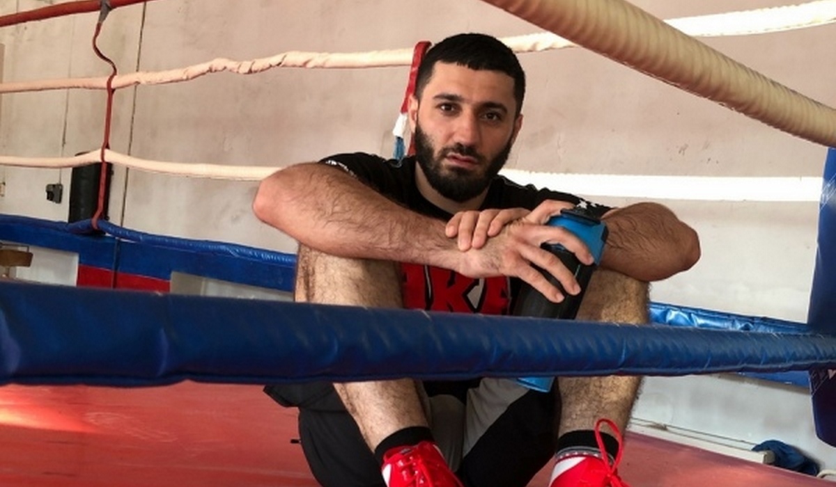 Курский боксер Орхан Гаджиев выиграл свой 17-й профессиональный бой