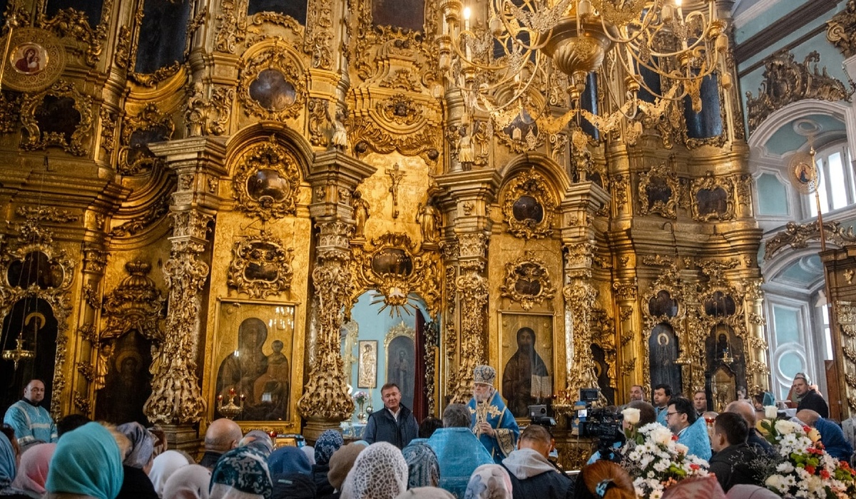 Роман Старовойт посетил торжественную службу в Сергиево-Казанском соборе