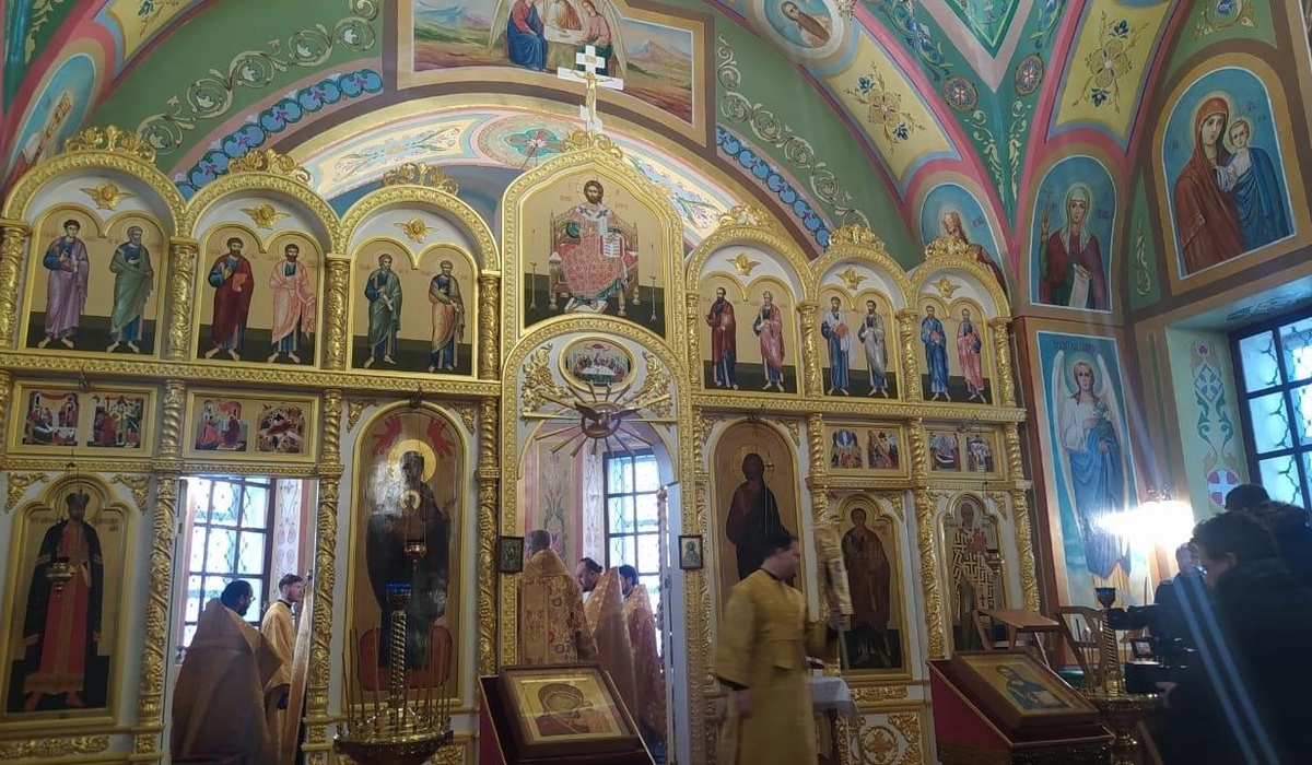 В Курской области освятили храм после реконструкции