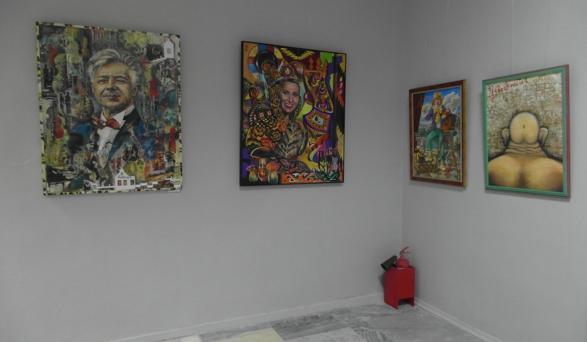 В Курске открылась выставка картин «в стиле Малевича»