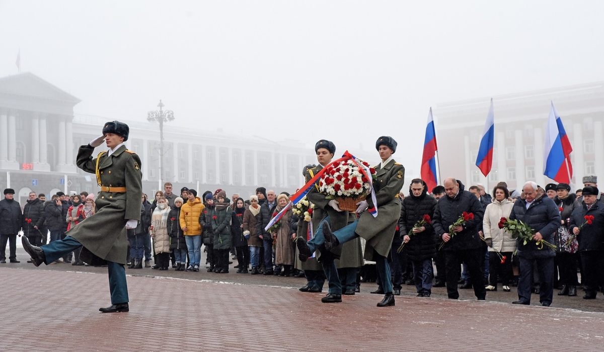 В Курске 9 декабря почтили память Героев Отечества