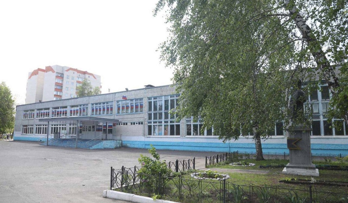 В Курске опровергли слухи о закрытии школы №8