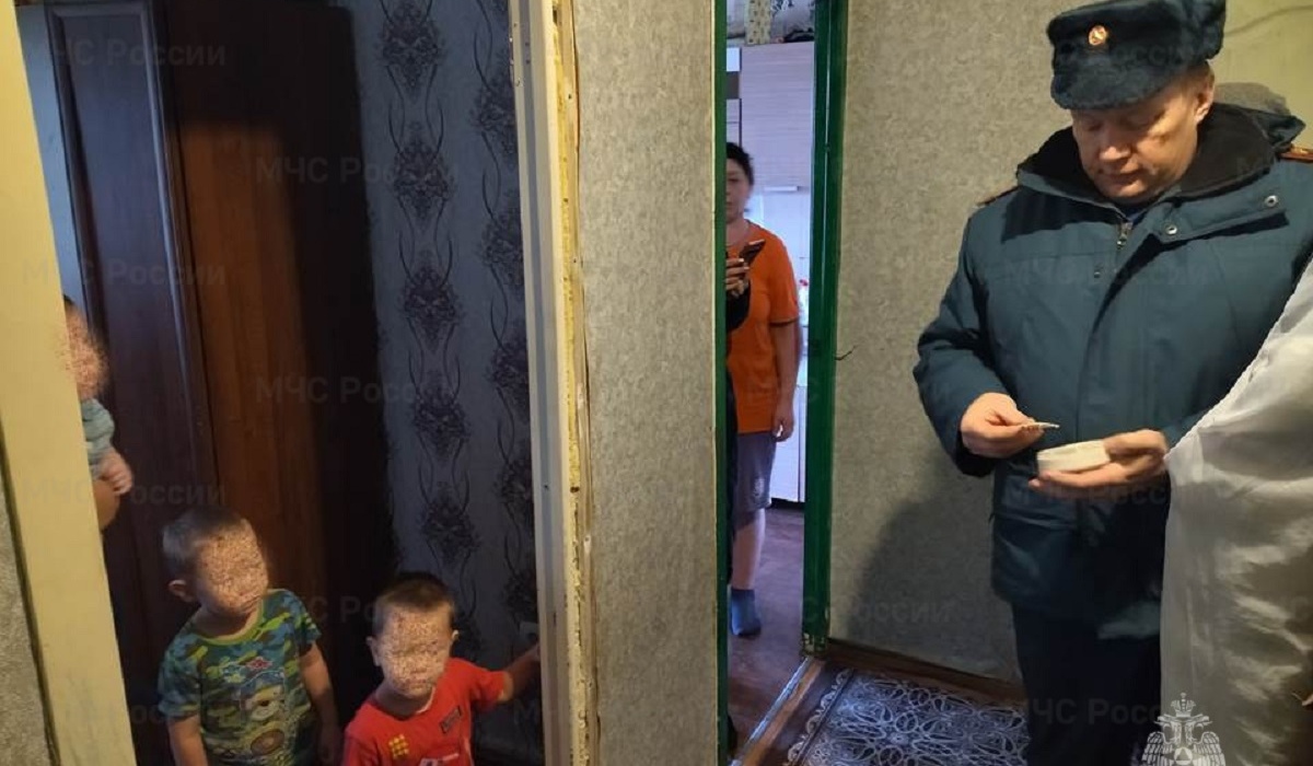Курские пожарные проверили семьи «группы риска» в Советском районе