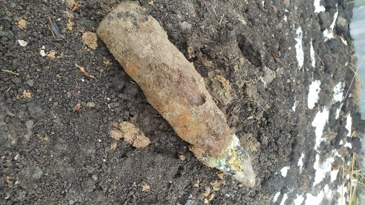 В Курске обнаружили артиллерийский снаряд 88 мм