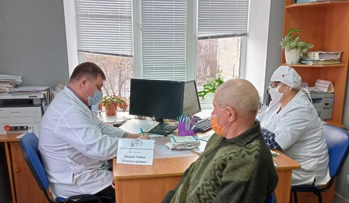 Курские врачи осмотрели 65 человек в Черемисиновском районе