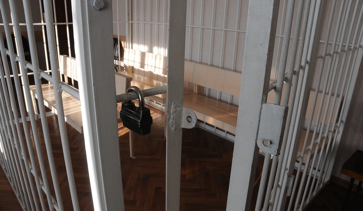 В Курской области бывшего участкового осудили за взятку в 50 тысяч
