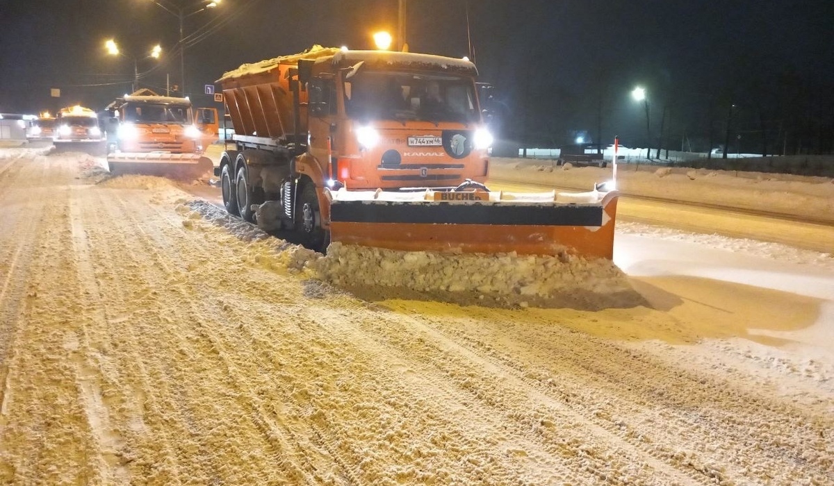 В Курске сегодня ночью 75 единиц техники чистили дороги от снега