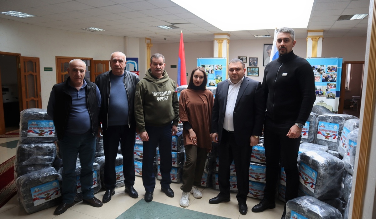 Представители «Союза армян России» из Курской области передали 12 тысяч пар тёплых носков