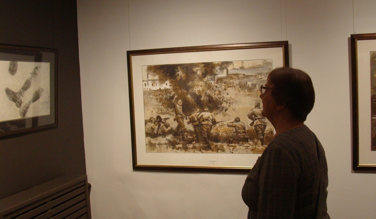 В Курской картинной галерее открылась выставка «Вечный огонь»