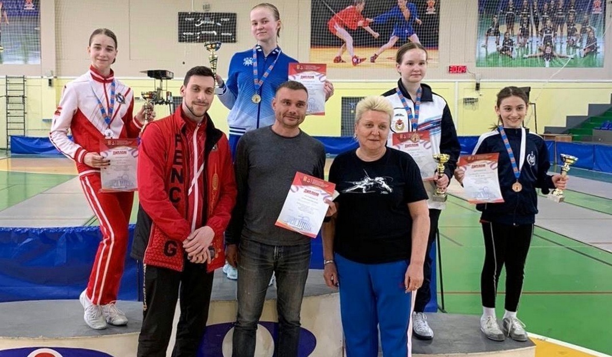 Курские рапиристы завоевали 4 медали на Всероссийском турнире