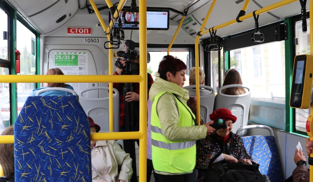 В Курске 16% пассажиров новых автобусов и троллейбусов - безбилетники