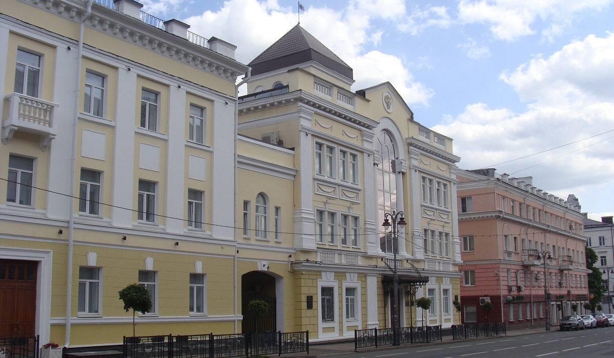 Курский губернатор призвал собственников зданий привести фасады в порядок