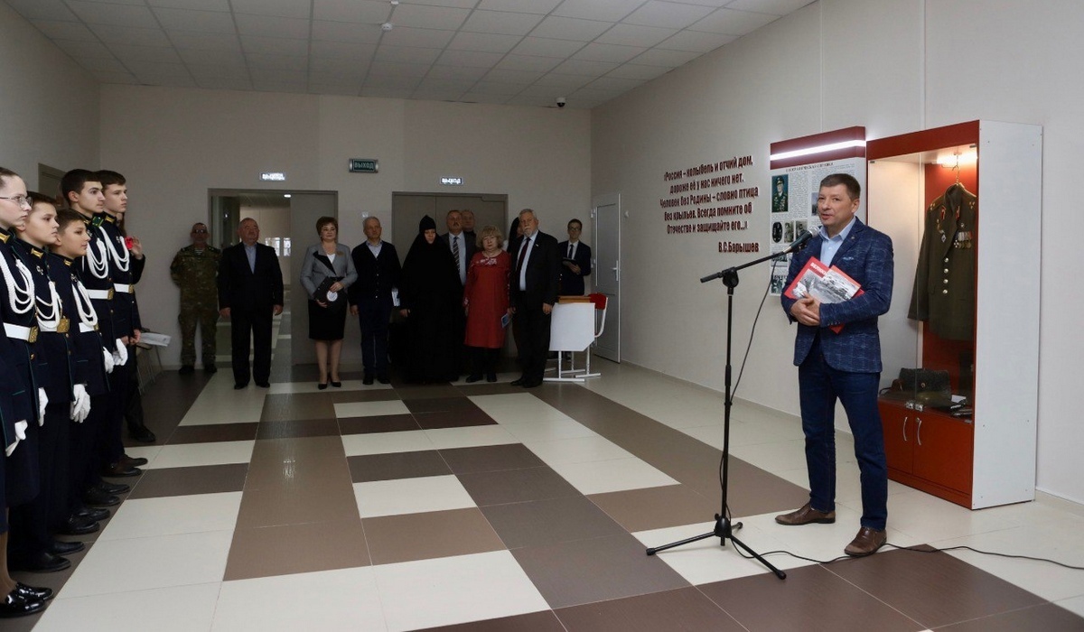 В школе №62 открыли музей имени почетного гражданина Курска Валентина Барышева