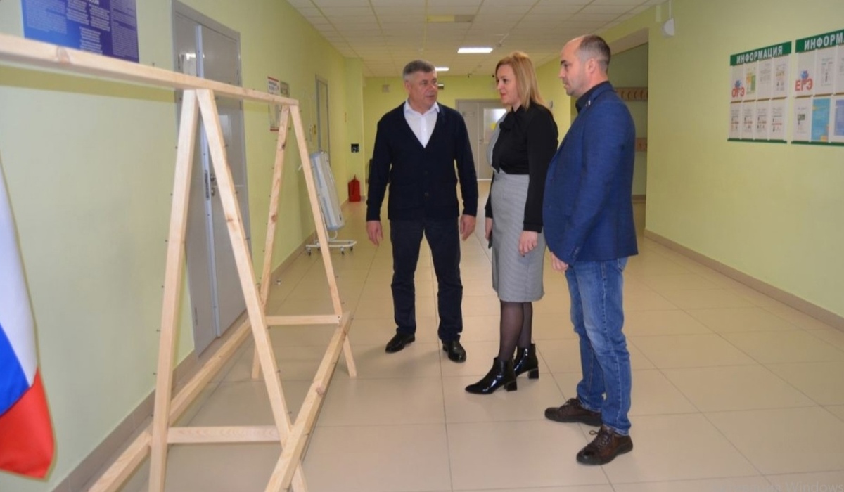 Единороссы региона в рамках народной программы поддерживают учебные заведения