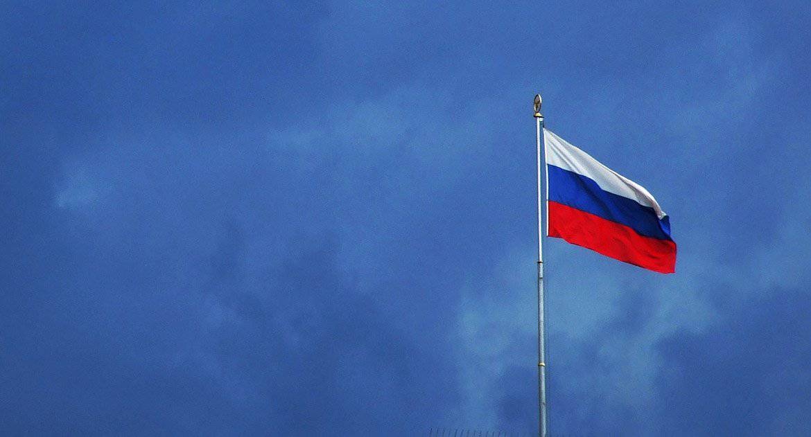 В Курске мужчину будут судить за надругательство над флагом РФ