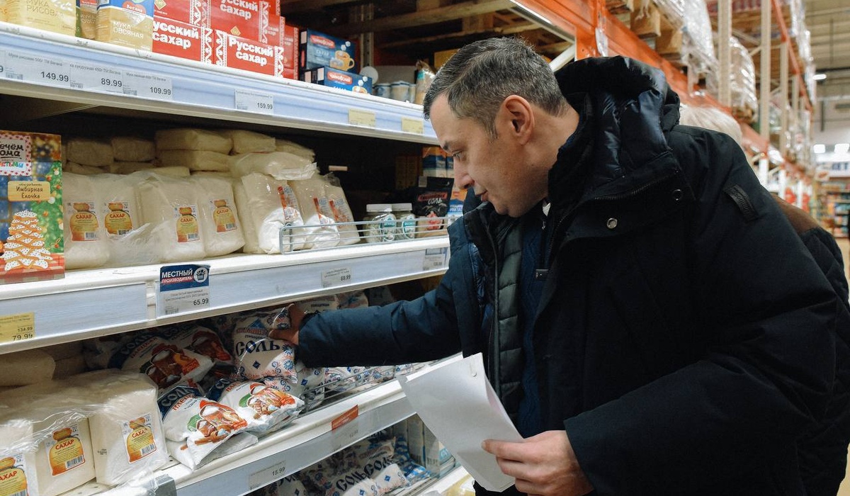 Александр Хинштейн лично проверил цены на продукты в магазинах Курска
