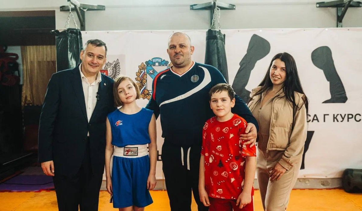 С воспитанниками Академии бокса пообщался Александр Хинштейн
