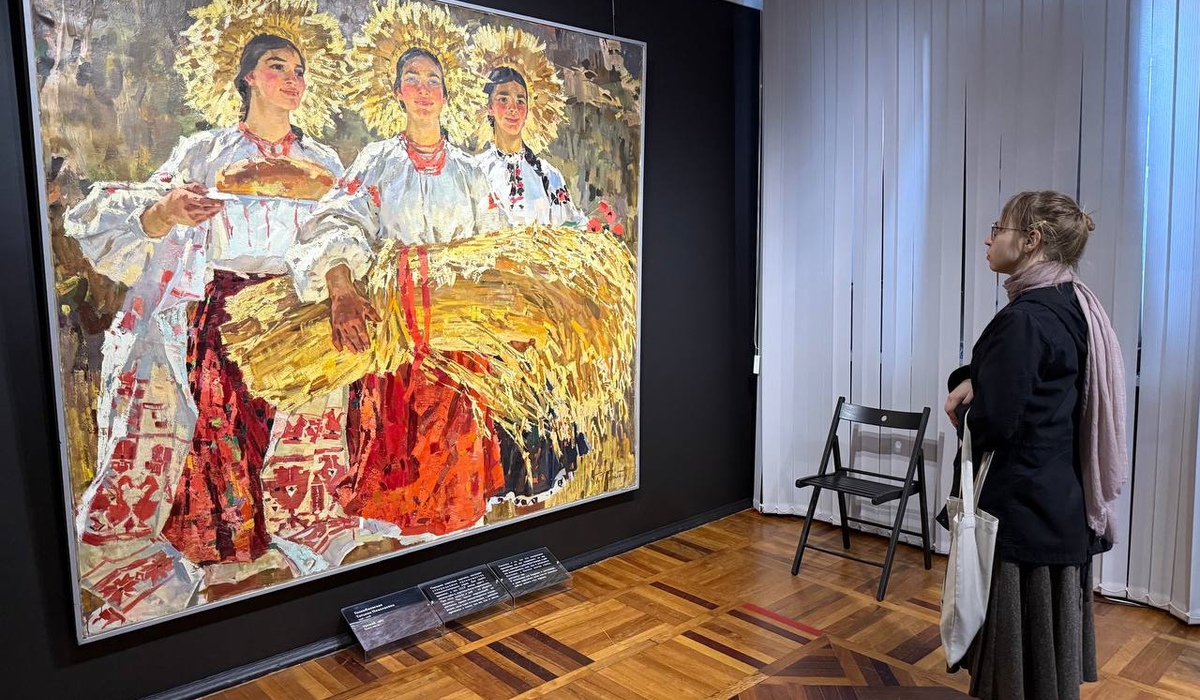 «Разные дни войны» и «Мир». В Курске открылись сразу две выставки