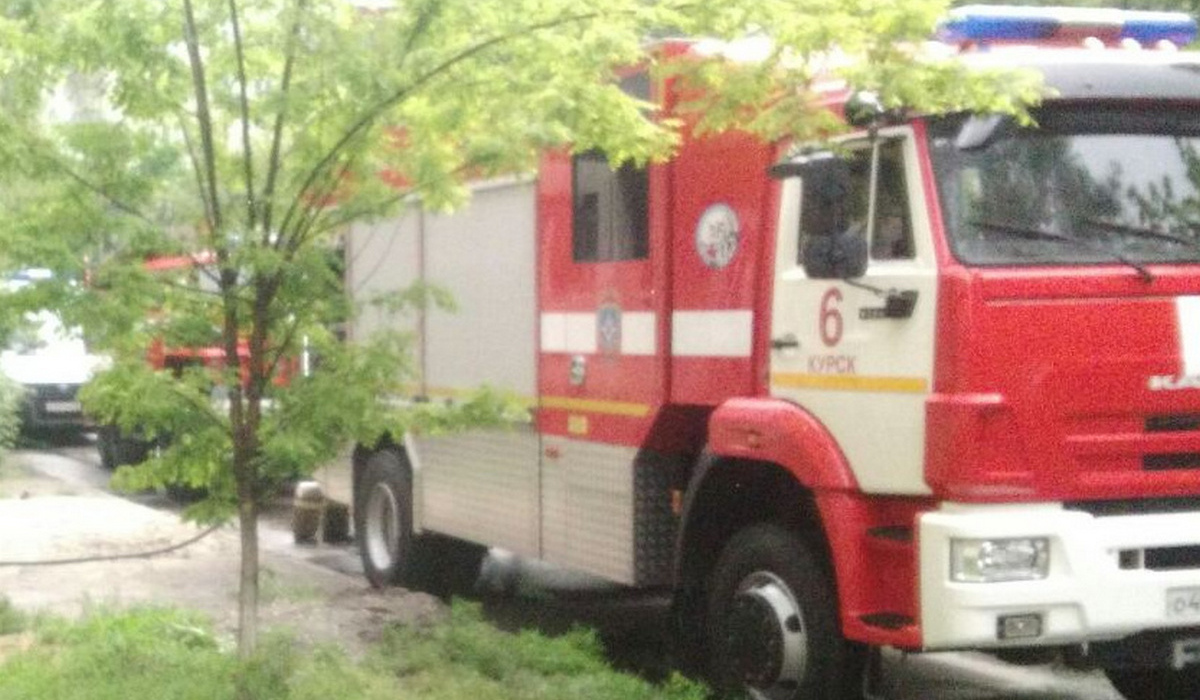 В Курске спасли двух человек при пожаре на Черняховского