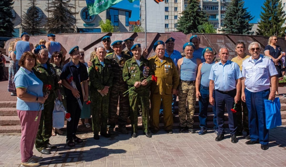 В Курске прошли мероприятия, посвященные 95-летию Воздушно-десантных войск