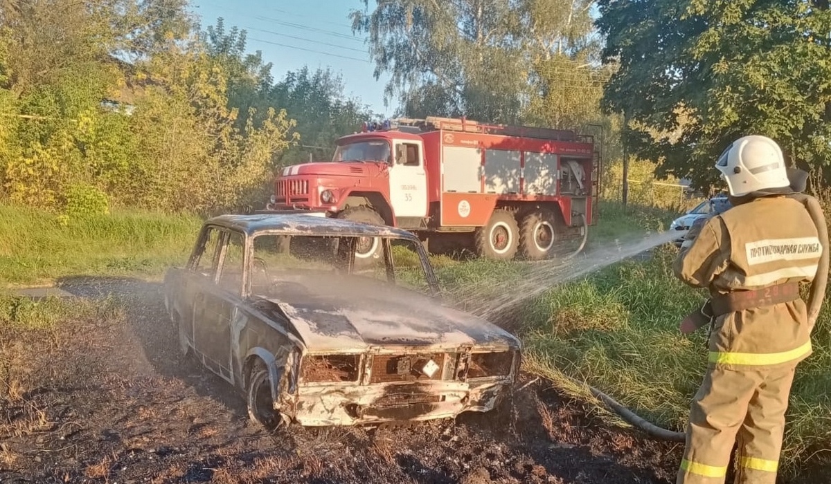 В Курской области 14 сентября сгорели 2 автомобиля