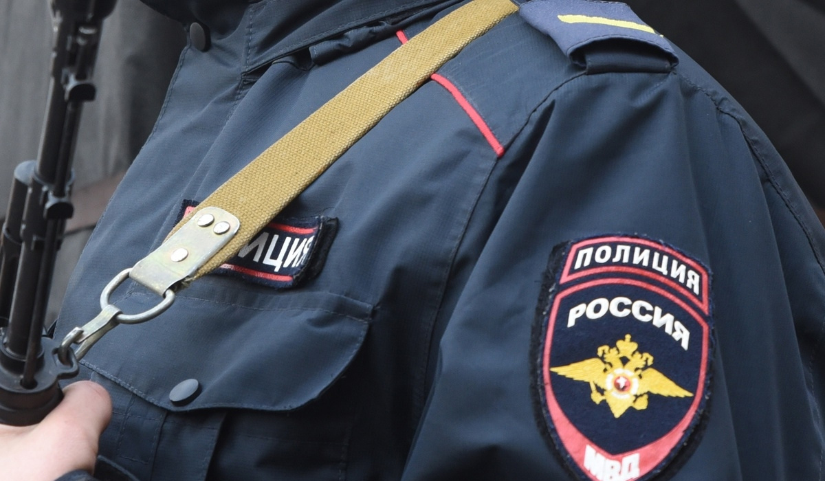 В Курской области женщина лишилась 895 тысяч рублей из-за «цветочной» аферы