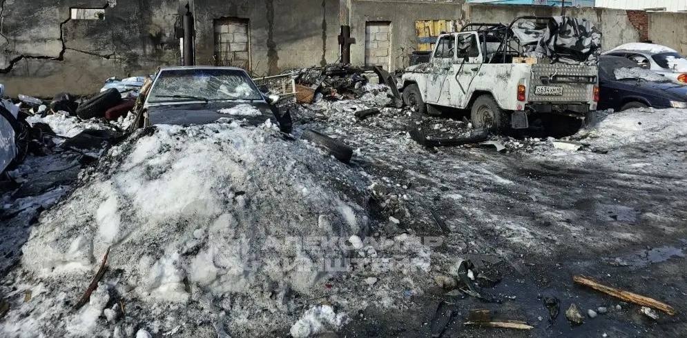 Хинштейн опубликовал фото последствий атаки БПЛА на автосервис в Курске