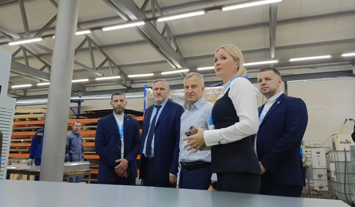 И.о. курского губернатора посетил промышленные предприятия и обсудил меры поддержки