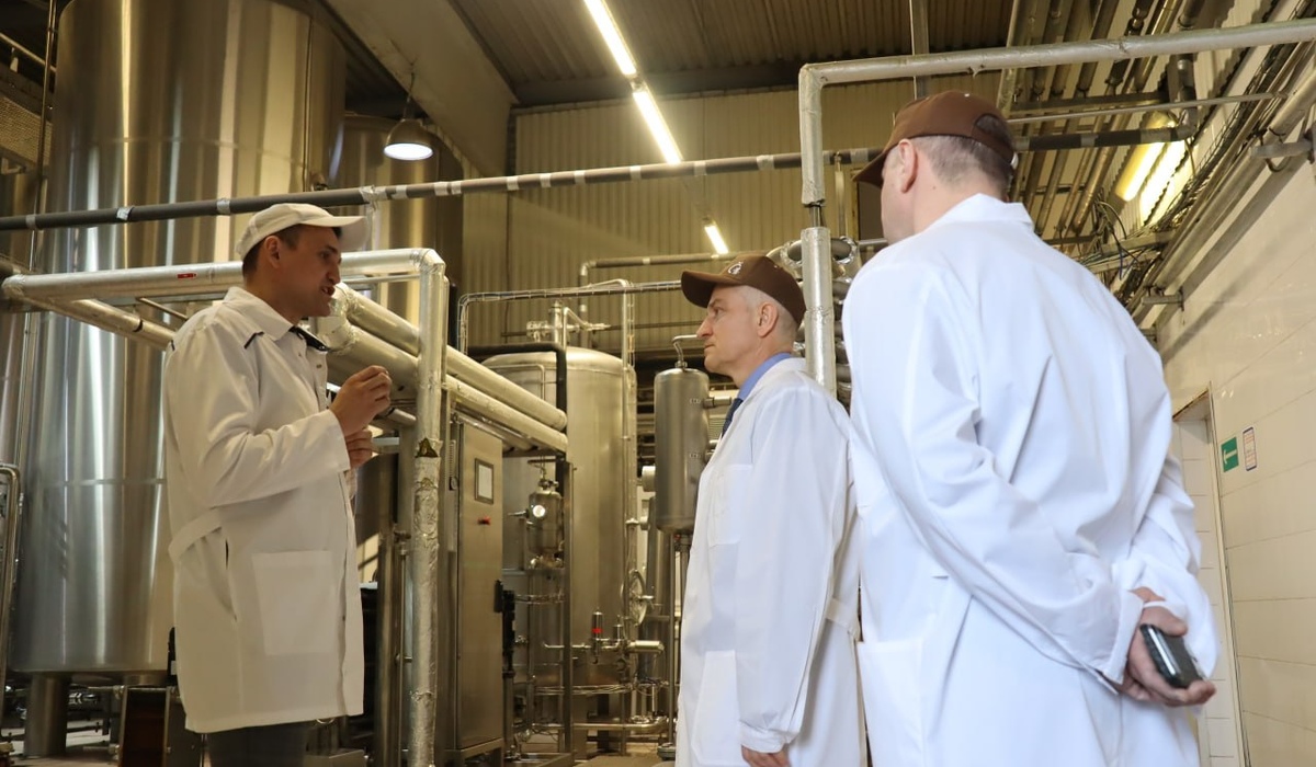 Александр Чепик оценил качество продукции на курском пивоваренном заводе
