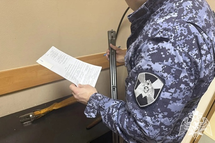 В Курской области за неделю росгвардейцы проверили более 68 владельцев оружия