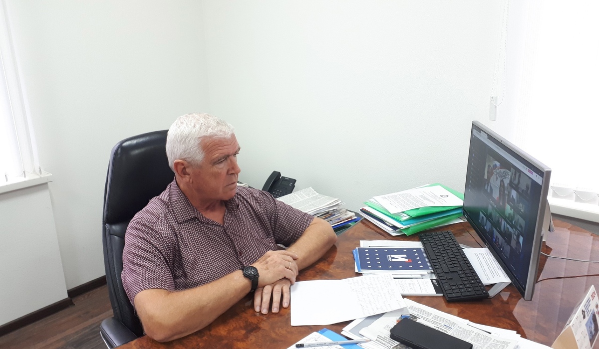 Курский омбудсмен Владимир Фирсов отмечен благодарностью Президента