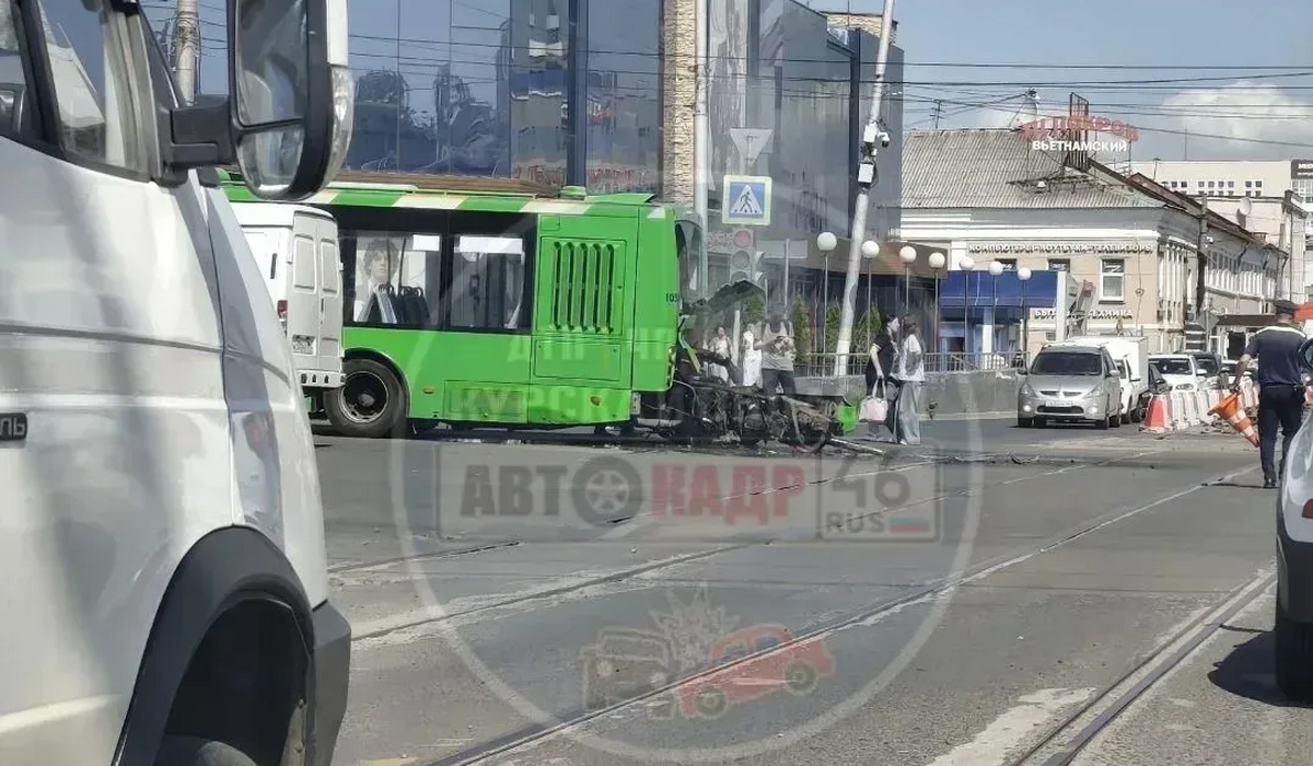 В курском Минтрансе прокомментировали инцидент с выпавшим двигателем автобуса
