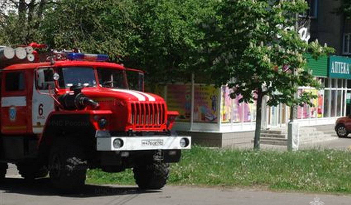 В Курске из горящего дома на 18-м Магистральном проезде эвакуировали 20 человек