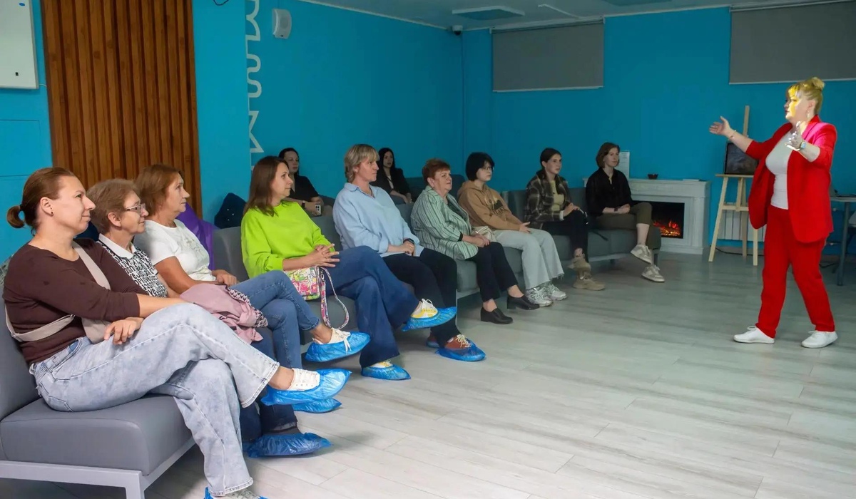 В Курске родителям рассказали о профилактике деструктивного поведения подростков