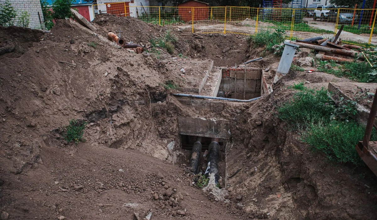 В Курске ремонтируют 800 метров теплосети на улице Орловской