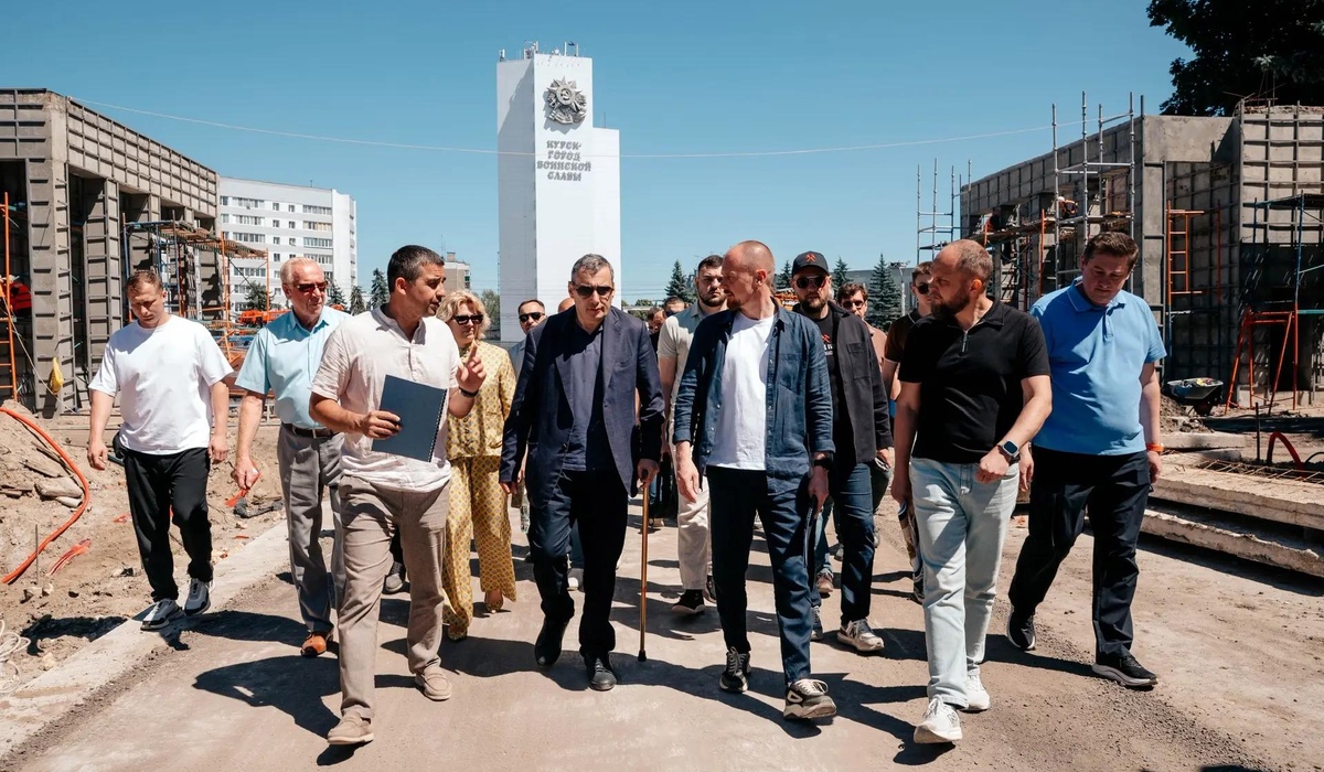 Александр Хинштейн рассказал о ремонте мемориала на улице Карла Маркса в Курске