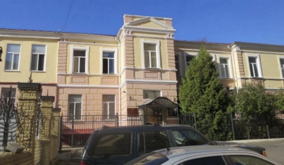 В Курске начали исследование здания бывшей больницы Красного креста