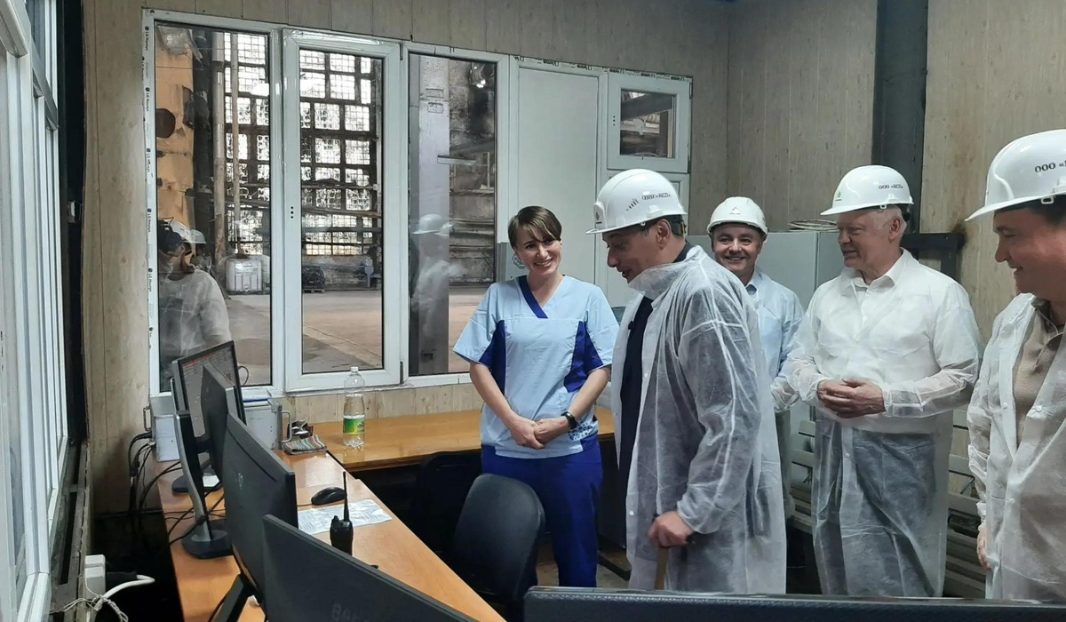 Александр Хинштейн посетил сахарный завод в Золотухинском районе