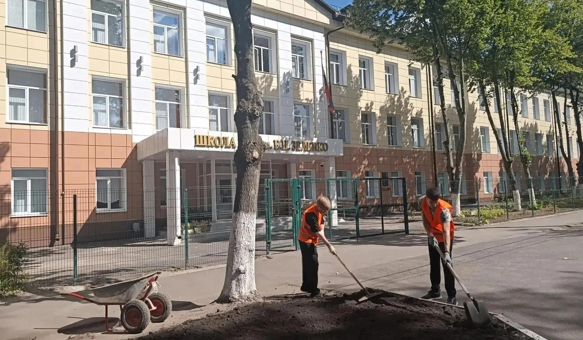 В Курске 170 старшеклассников работают в школьных трудовых бригадах