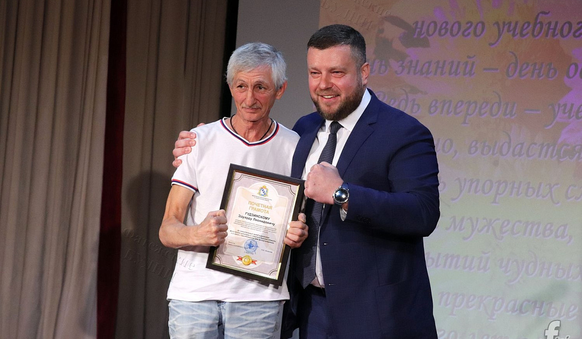 Евгений Лобов пожелал фатежским педагогам успешной работы в новом учебном году
